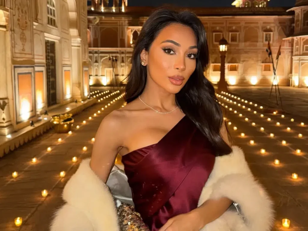 Lailli Mirza Lights Up Desi Bling Tomorrow as a Fashion Empress